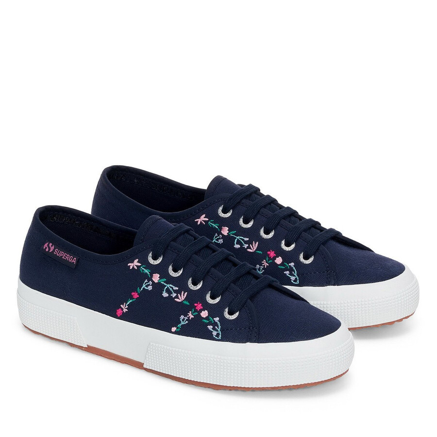 2750 petites fleurs broderie